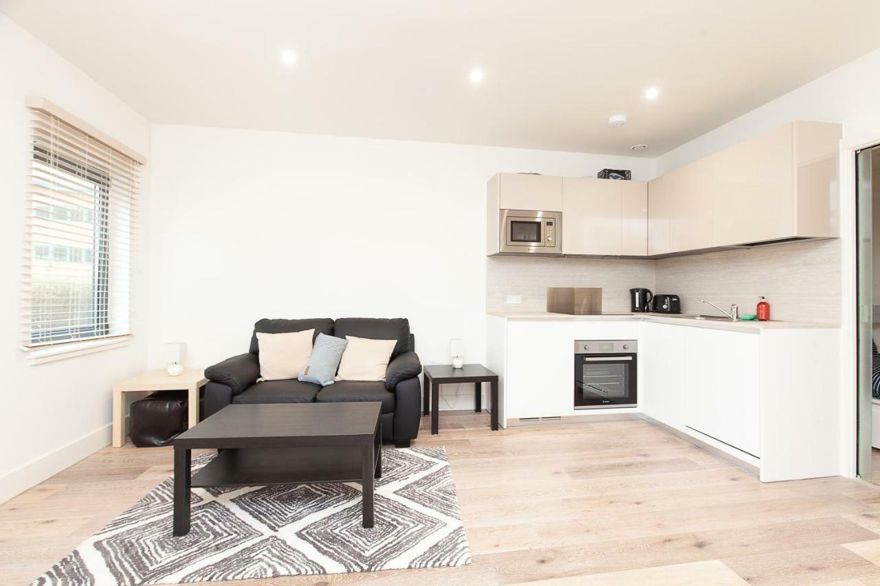 Deluxe Apartments By Heathrow Harmondsworth Екстер'єр фото